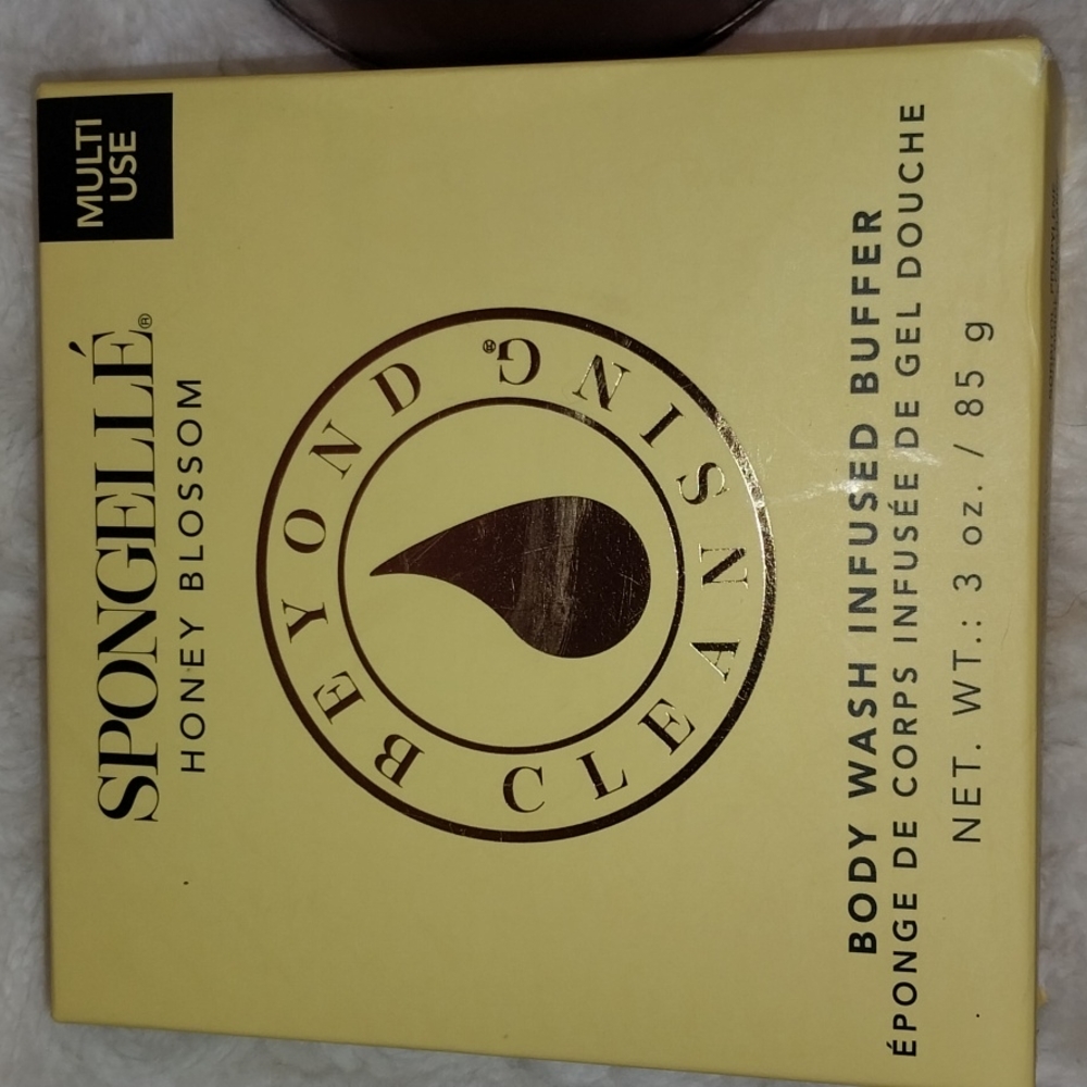 New🆕️ Honey Blossom Body Wash & Buffer 14 + Uses